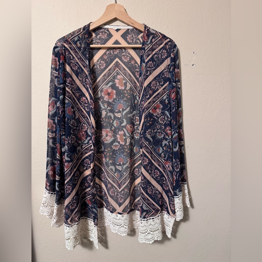 Bohemian style crochet edge kimono style cardigan Size Large